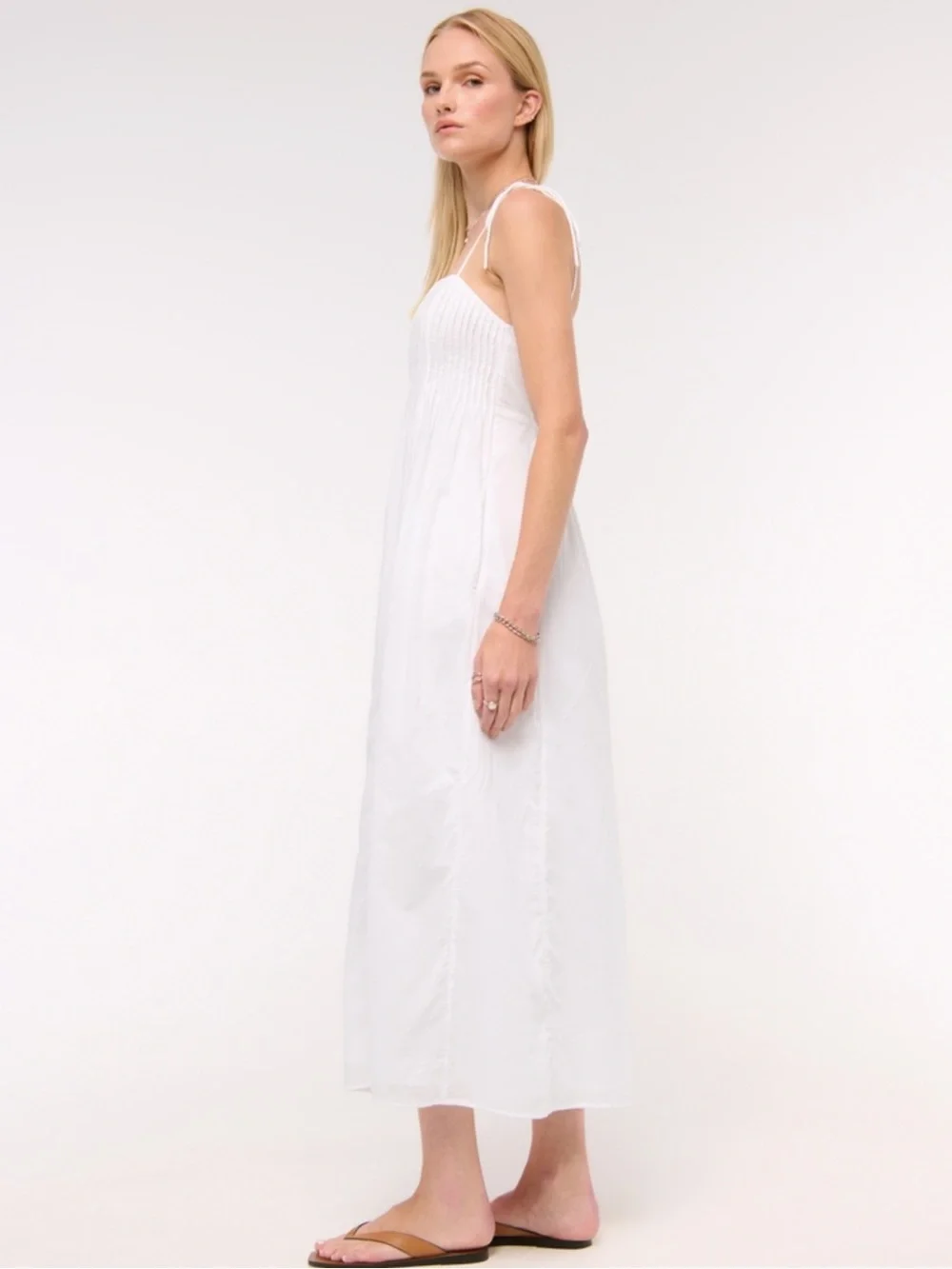 Abercrombie & Fitch lightweight white